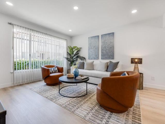 Townhouse for sale in San Mateo
