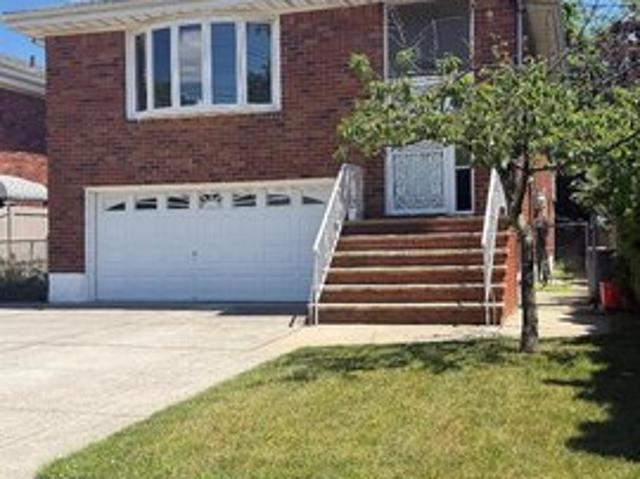 House for sale in Queens, Arverne