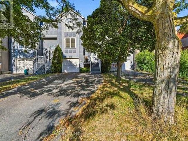 House for sale in Oakville, Golden Horseshoe
