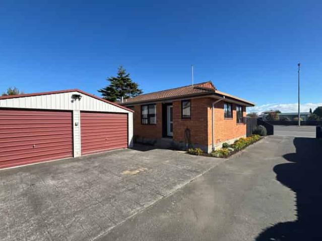 House for rent in Chaslands, Canterbury