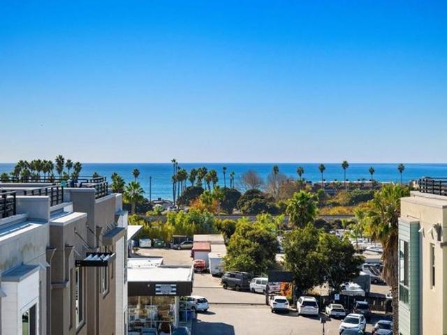 Townhouse for rent in Oceanside, California