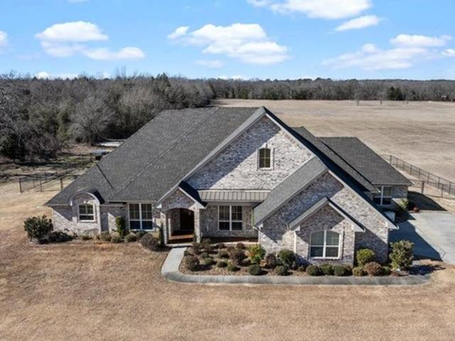 House for sale in Lindale, Smith County