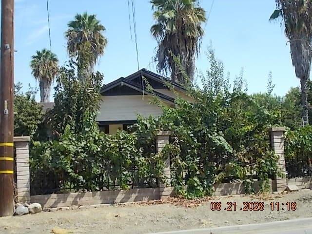 House for sale in Ivanhoe, Tulare County