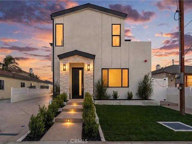 Townhouse for sale in Lawndale, Los Angeles County