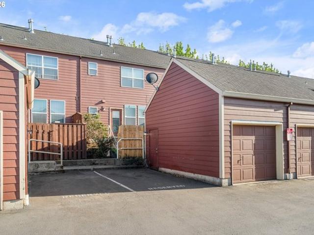 Townhouse for sale in Oregonia