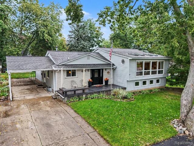 House for sale in Spring Lake Heights, Commerce Charter Township