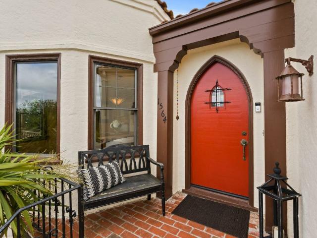 House for sale in Belmont House for sale in Belmont