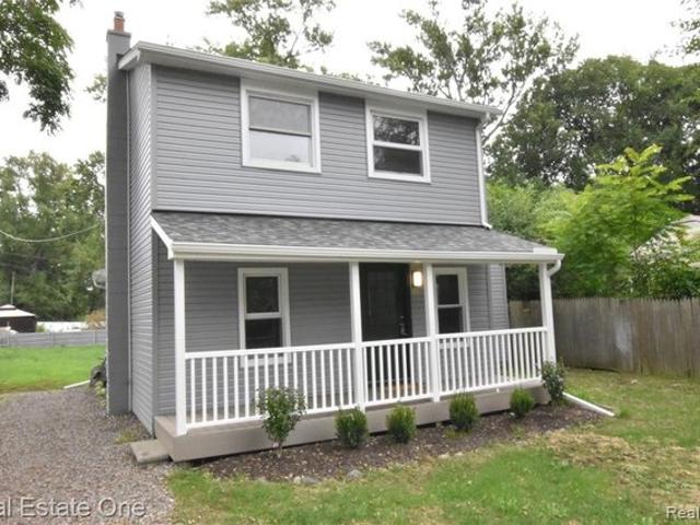 House for sale in Waterford, Michigan