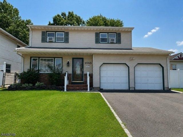 House for sale in Asbury, New Jersey