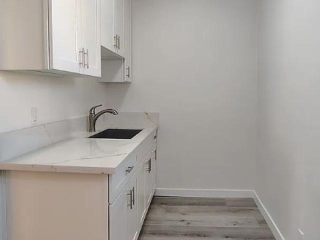 Apartment for rent in Canoga Park, California