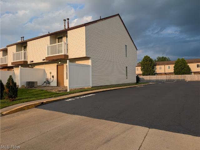 Townhouse for sale in Portage, Ohio