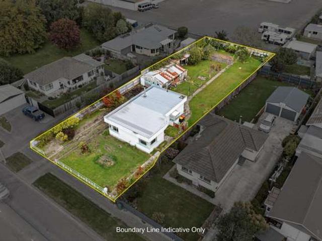 House for sale in Chaslands, Canterbury