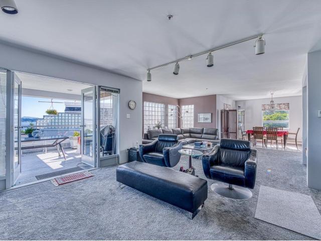 House for sale in White Rock
