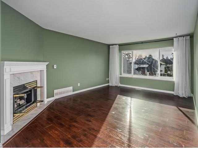 House for sale in Surrey, North Dakota