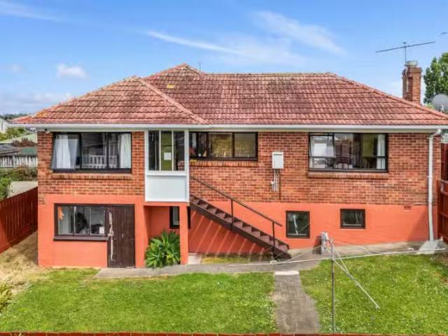 House for sale in Wairau Valley