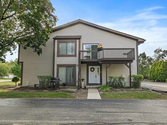 Condo for sale in Sycamore, Illinois