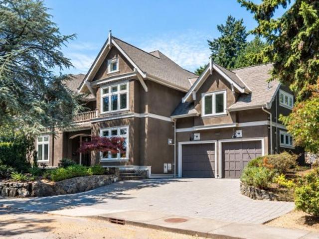 House for sale in Rockland, Victoria