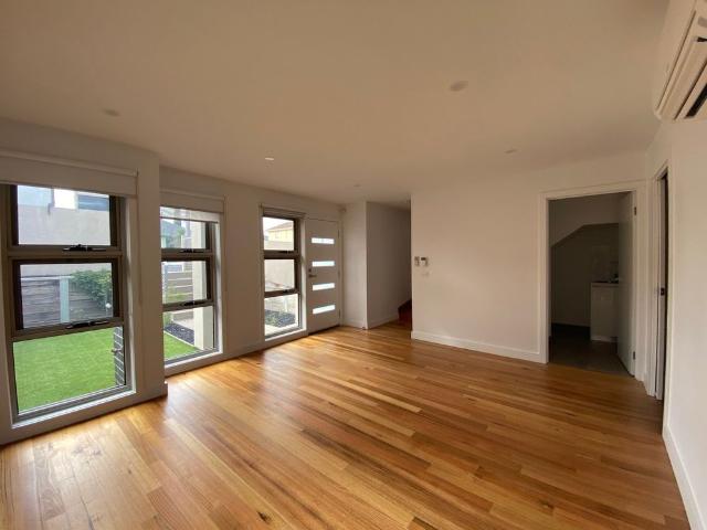 Townhouse for rent in Camerons Creek, Victoria
