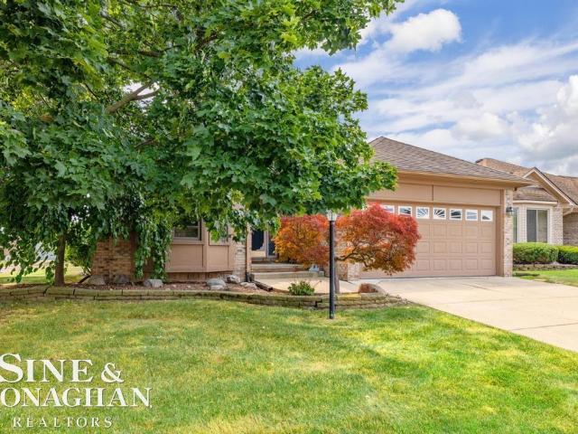Condo for sale in Clinton Township, Michigan