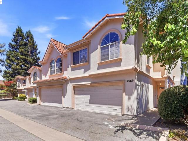 Townhouse for sale in San Mateo, California