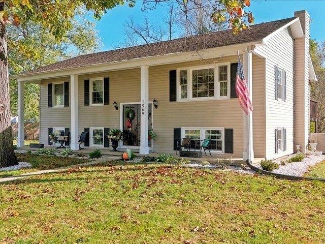 House for sale in Grottoes, Rockingham County