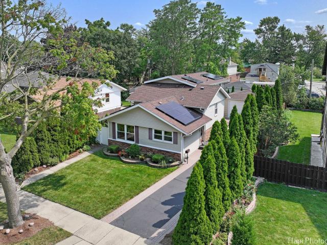 House for sale in Des Plaines