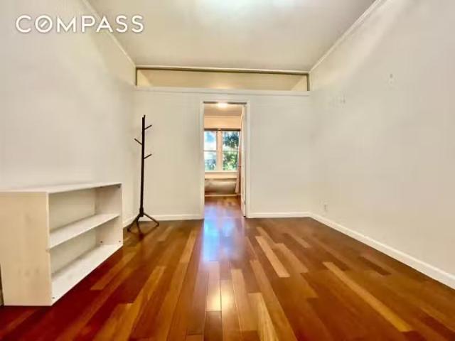 House for rent in Ridgewood House for rent in Ridgewood