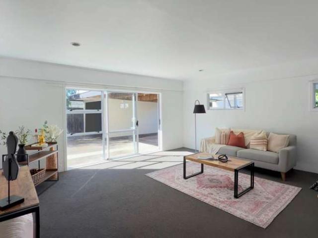 House for sale in Oratia