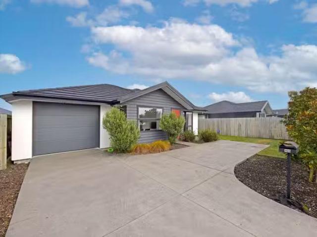 House for sale in Chaslands, Canterbury