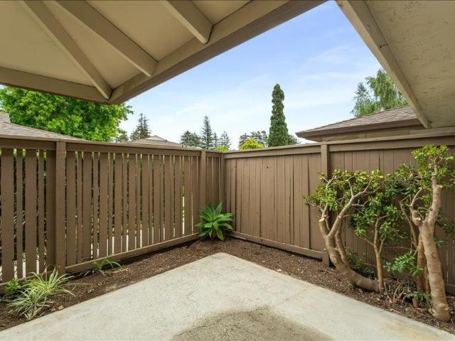 Townhouse for sale in Santa Cruz, California