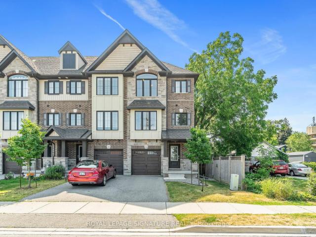 Townhouse for sale in Woburn, Ontario