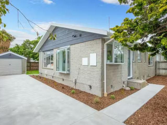 House for sale in Chaslands, Canterbury