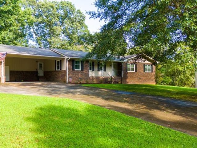 House for sale in Bridgeport, Alabama