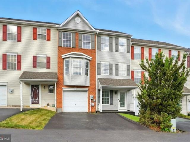 Townhouse for sale in Red Lion, Pennsylvania