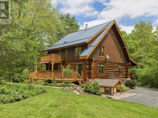 House for sale in Ontario