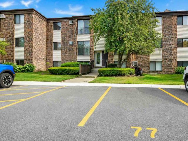 Condo for sale in Glendale Heights, Illinois