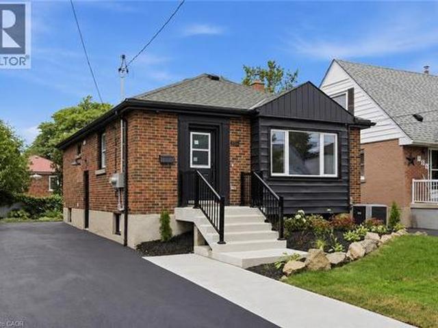House for sale in Ancaster, Ontario