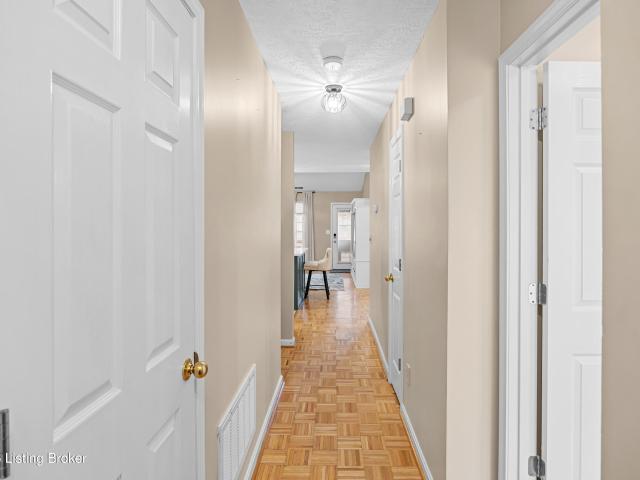 House for sale in Mount Washington, Bullitt County