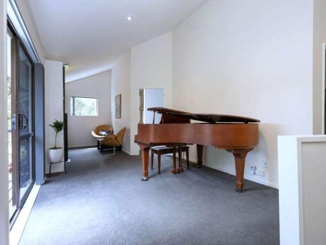 House for sale in Oratia