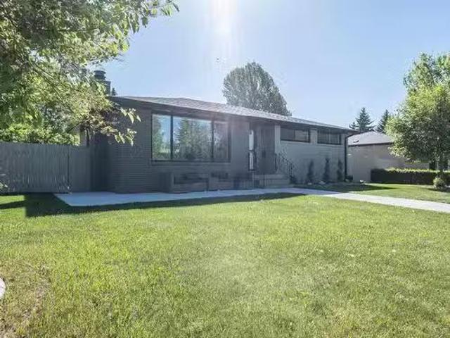 House for sale in Edmonton