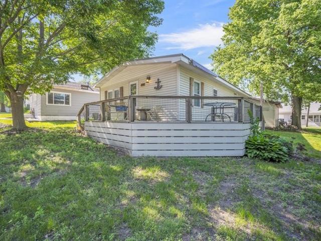 House for sale in Arnolds Park, Iowa