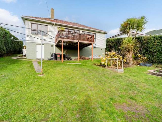 House for sale in Otakou
