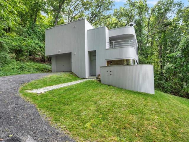 House for sale in Sharon, Connecticut