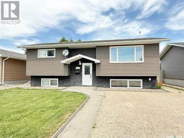 House for sale in Weyburn