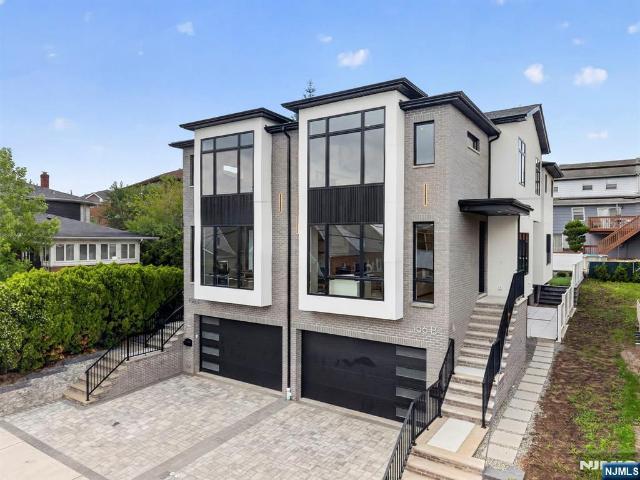 House for sale in Palisades Park, New Jersey