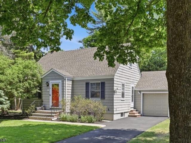 House for sale in Chatham, New Jersey