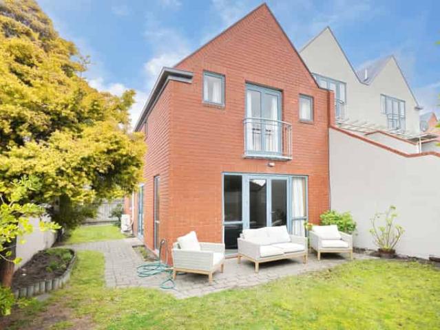 House for rent in Chaslands, Canterbury