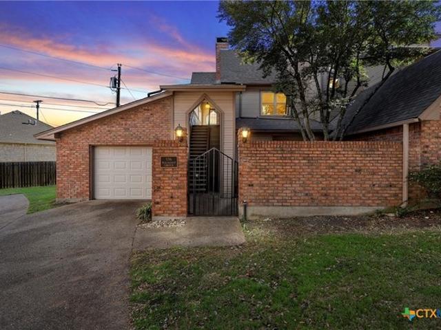Townhouse for sale in Woodway, Texas