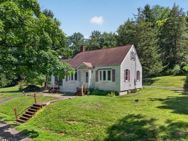House for sale in Whitehouse Station, New Jersey