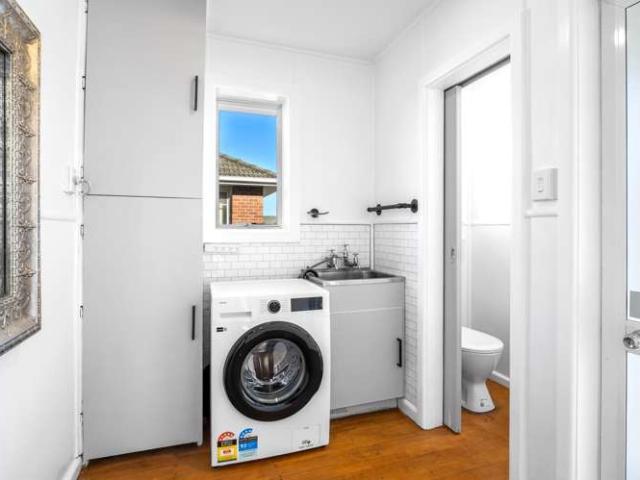 House for sale in Chaslands, Canterbury
